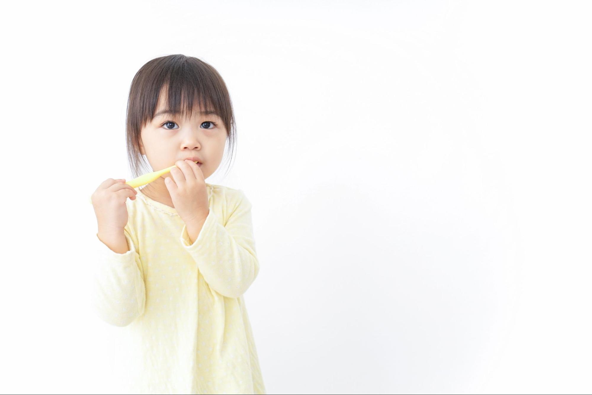 乳歯に穴が開く原因